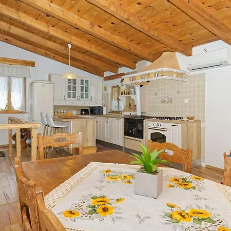Tatil Evi Casa Mira By Rent Istria
